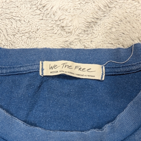 Free People Shirt Womens M Blue Belle Rubi Tee Oversized Distressed Boho Cozy - Picture 4 of 9